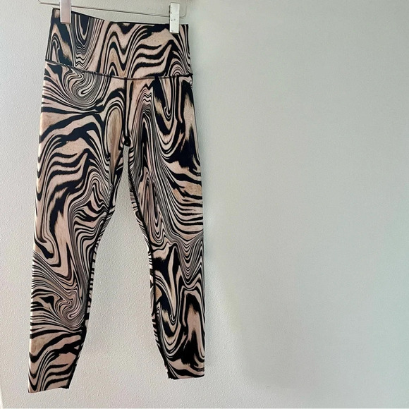 Good American Core Power 7/8 Athletic Leggings in Natural Swirl size small - Picture 2 of 11